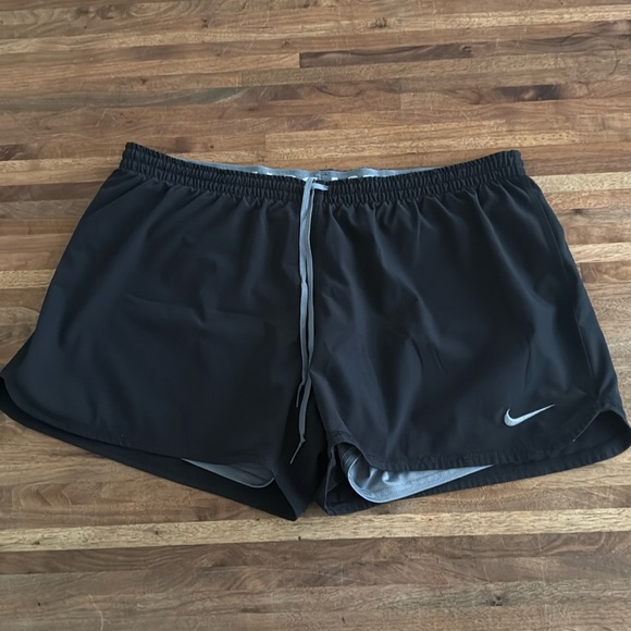 Nike Pants - Nike Dri-Fit Shorts Black w/grey liner Size XL